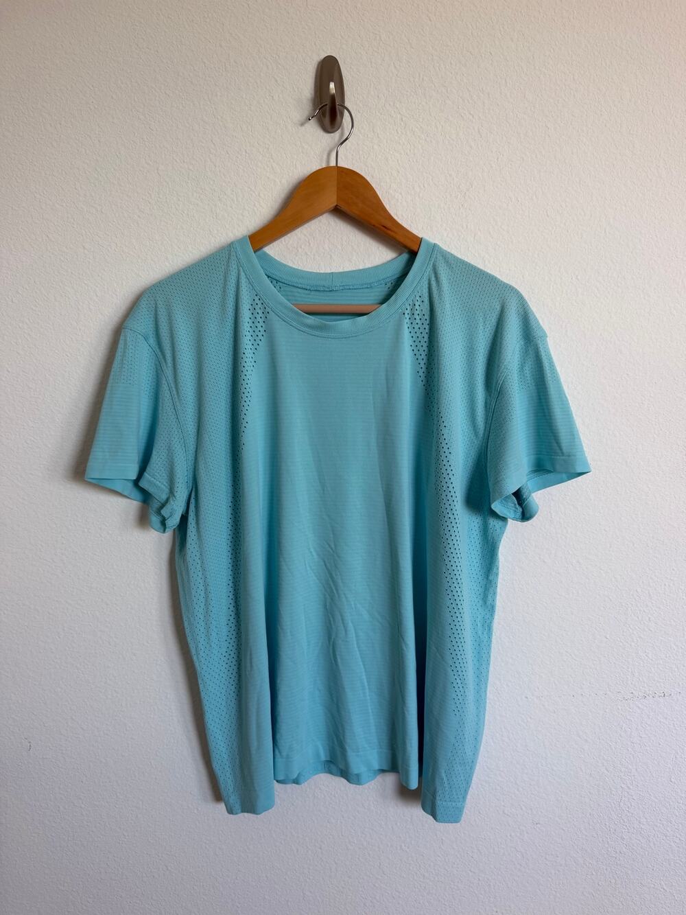 Lululemon Train To Be Short Sleeve Aqua Blue Workout Top size 14